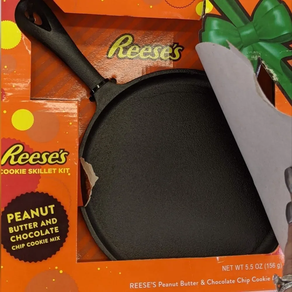 Cast Iron Skillet Reese's Chips Cookie Baking Pan (Cookie Mix Not Included)